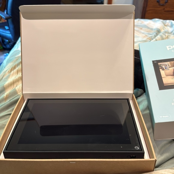 Facebook Portal- never used. In box with cord and manuals - Picture 4 of 6